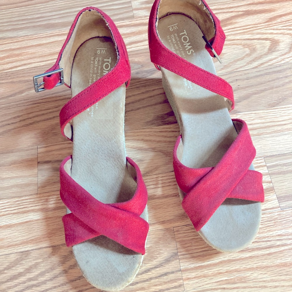 Red Toms wedges, sz 9